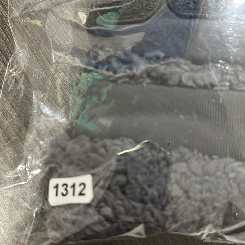 NWOT! Ugg Charcoal Fleece-Trimmed Hat - Picture 5 of 5